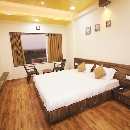 Hotel Vraj Inn Dwārka 外观 照片