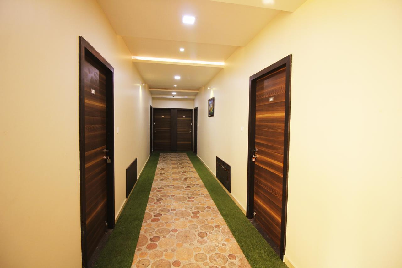 Hotel Vraj Inn Dwārka 外观 照片