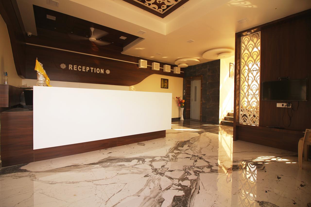 Hotel Vraj Inn Dwārka 外观 照片