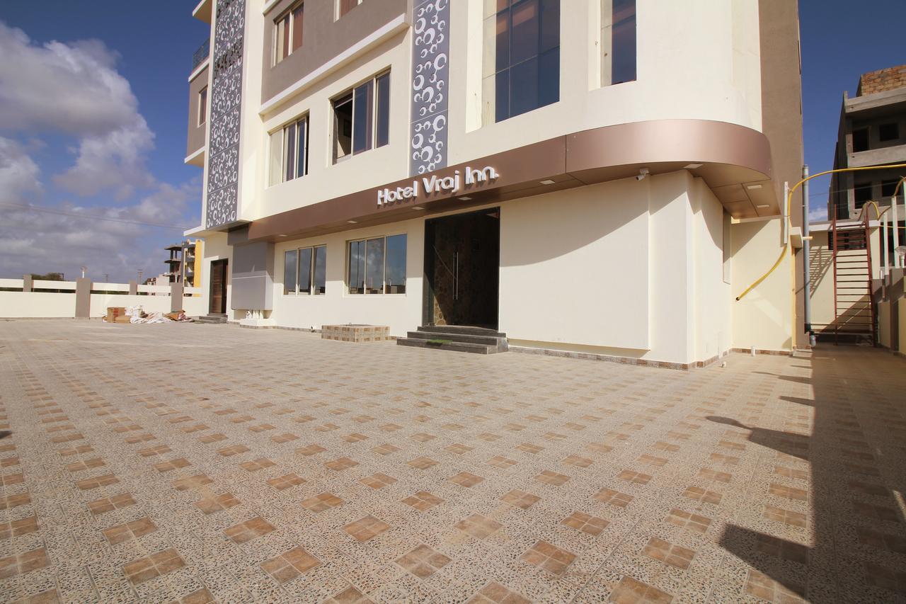 Hotel Vraj Inn Dwārka 外观 照片